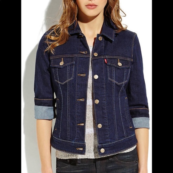 🎉HP🎉Levi’s Classic Dark Wash Jacket. - Picture 2 of 6